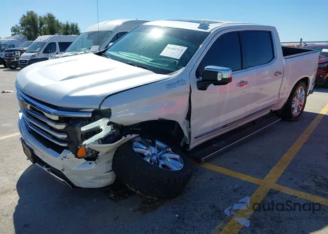 2024 Chevrolet Silverado 1500 4Wd Short Bed High Country z USA, uszkodzony, nr VIN 1GCUDJED1RZ247396
